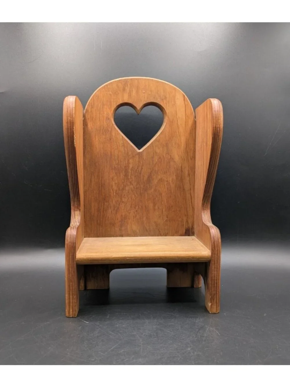 Vtg Heart Cut Out Solid Wood Pouting Chair Doll Size Country Display Shelf 11.5